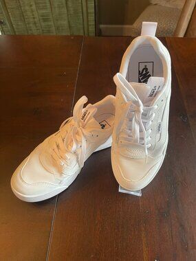 Vans Range Sneakers Size 9